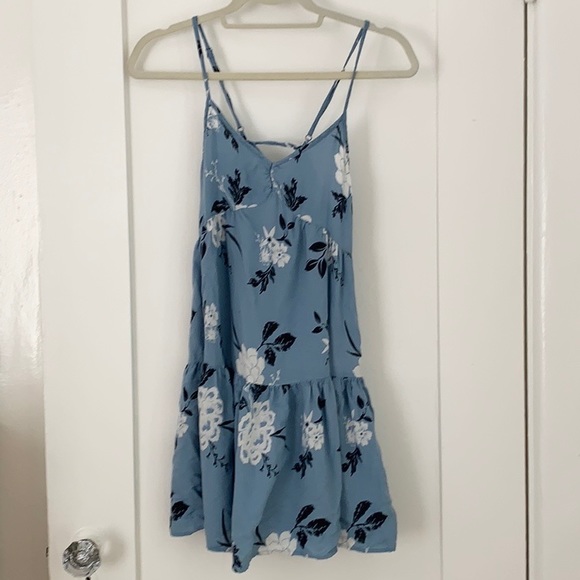 Urban Outfitters Dresses & Skirts - Blue floral spaghetti strap sundress